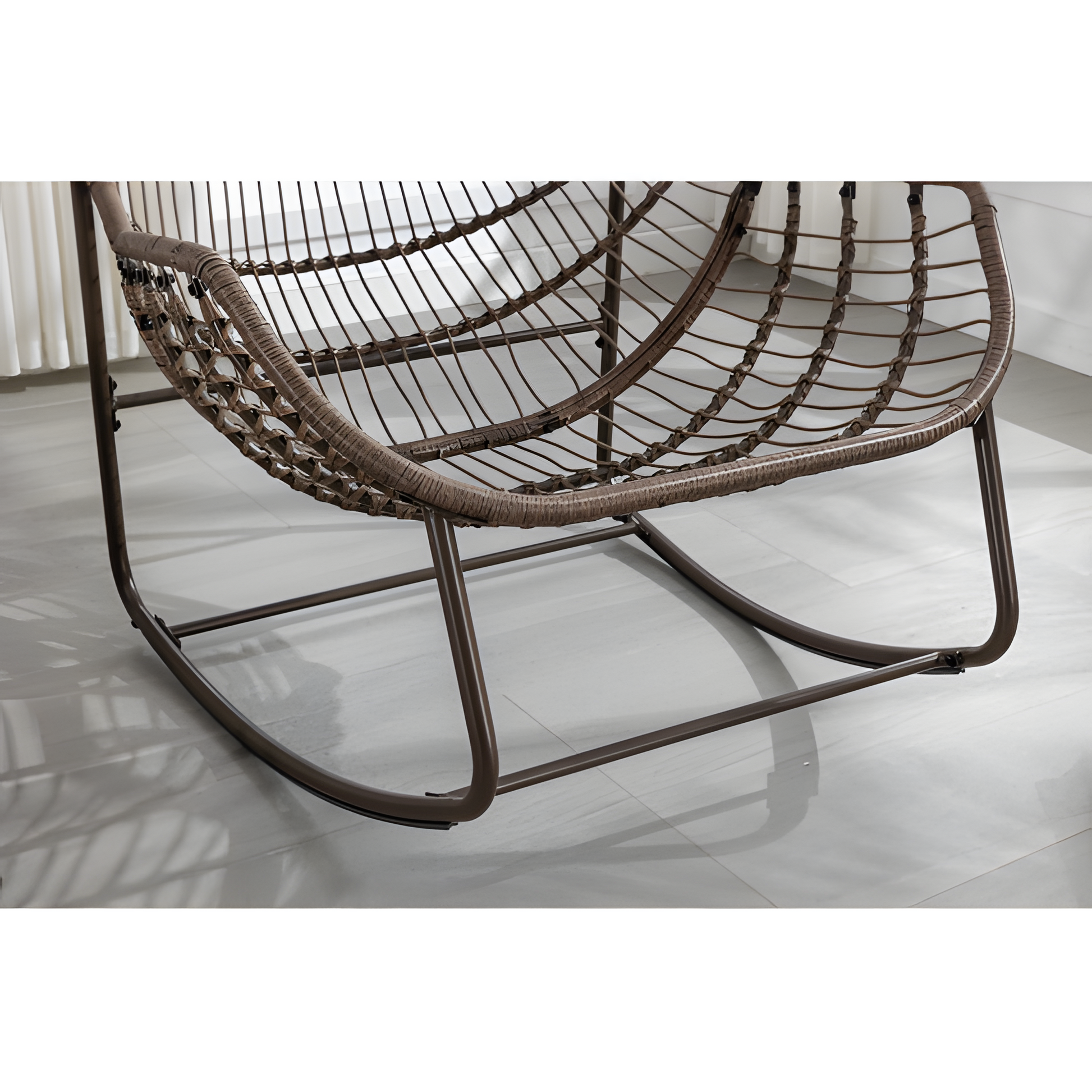 „NORDLOUNGE“ – Outdoor Wicker Schaukelstuhl mit Polsterung
